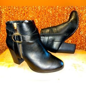 Women’s Apt 9 ankle boots